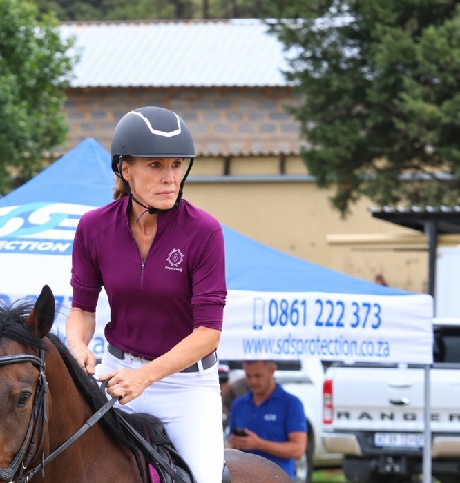 Nicky de Lange schooling at Bluemoon Equestrian